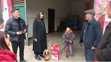 雅安市八县区教育局开展慰问退休老教师活动 2025.1.22381.png